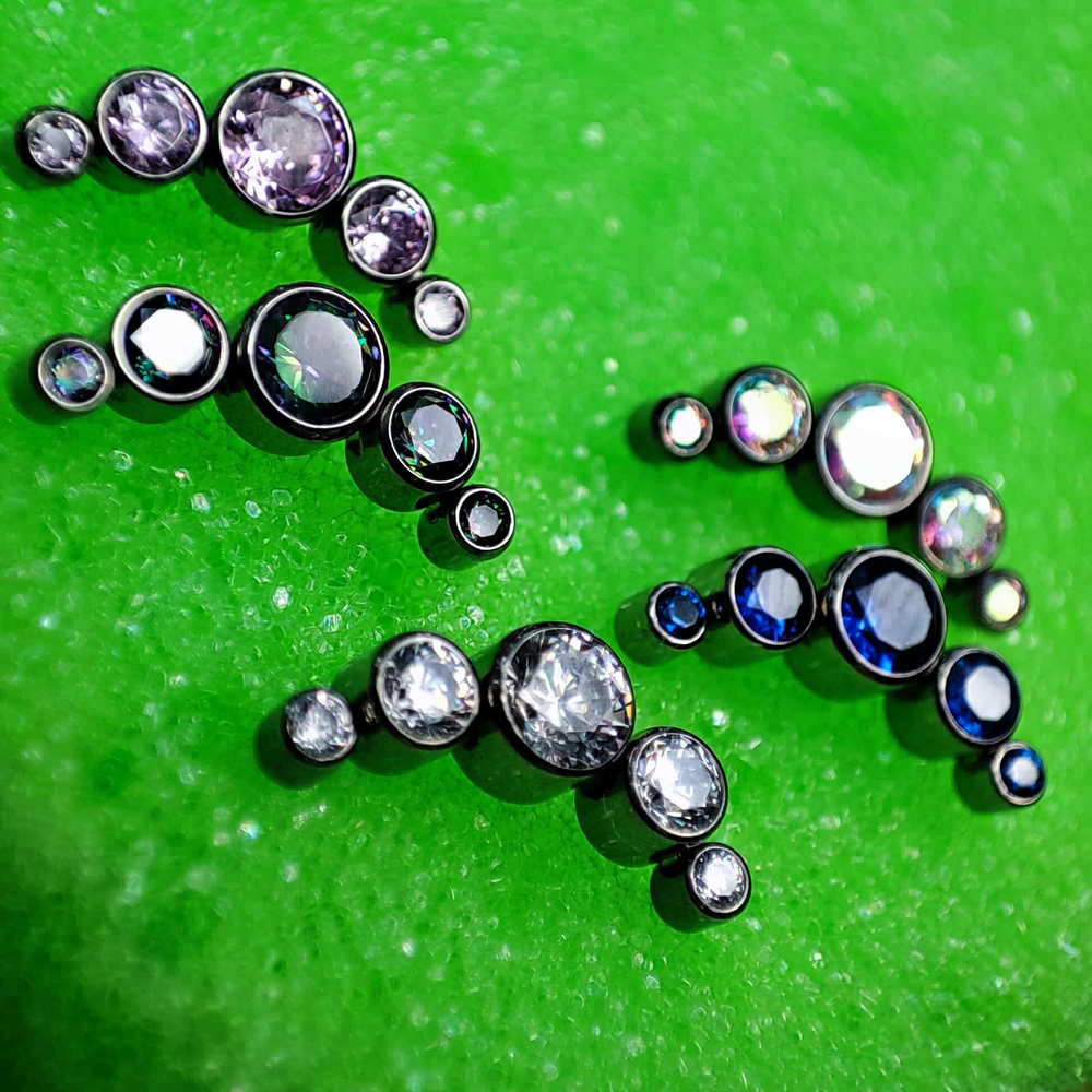 Titanium attachment cluster with zircons Vitrail Medium - silver - TNA-033