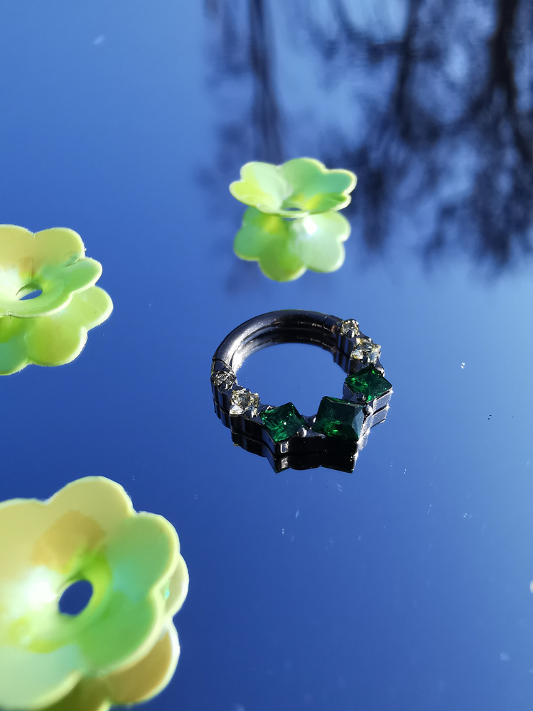 Titanium earring clicker with green zircons - silver - TK-099