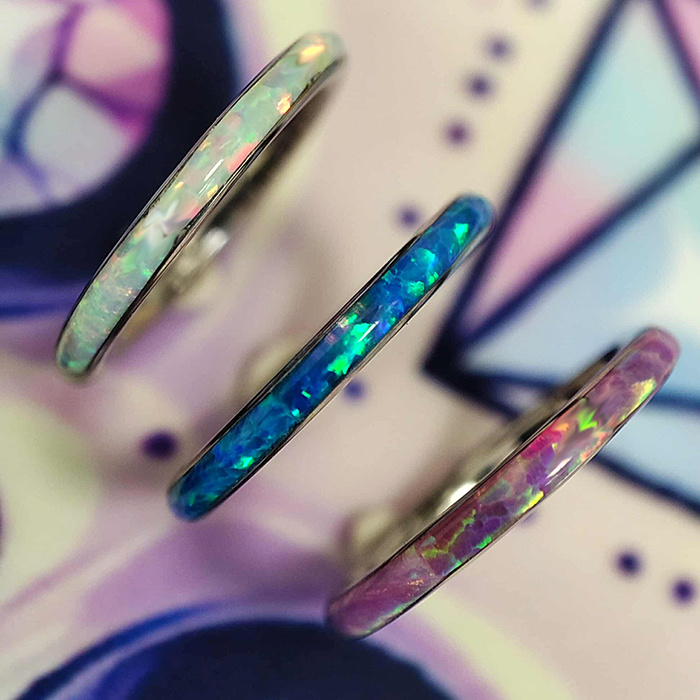 CLICKER titanium    with opal - OP 05 - TK-003