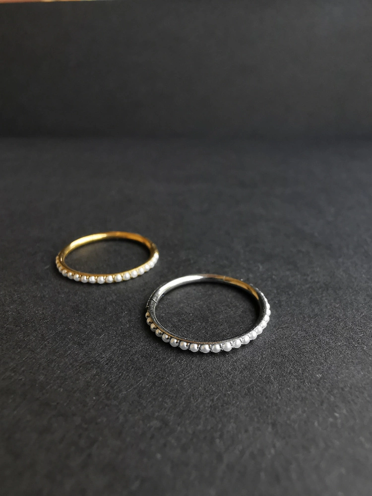 Titanium piercing ring clicker with white beads - gold - TK-024