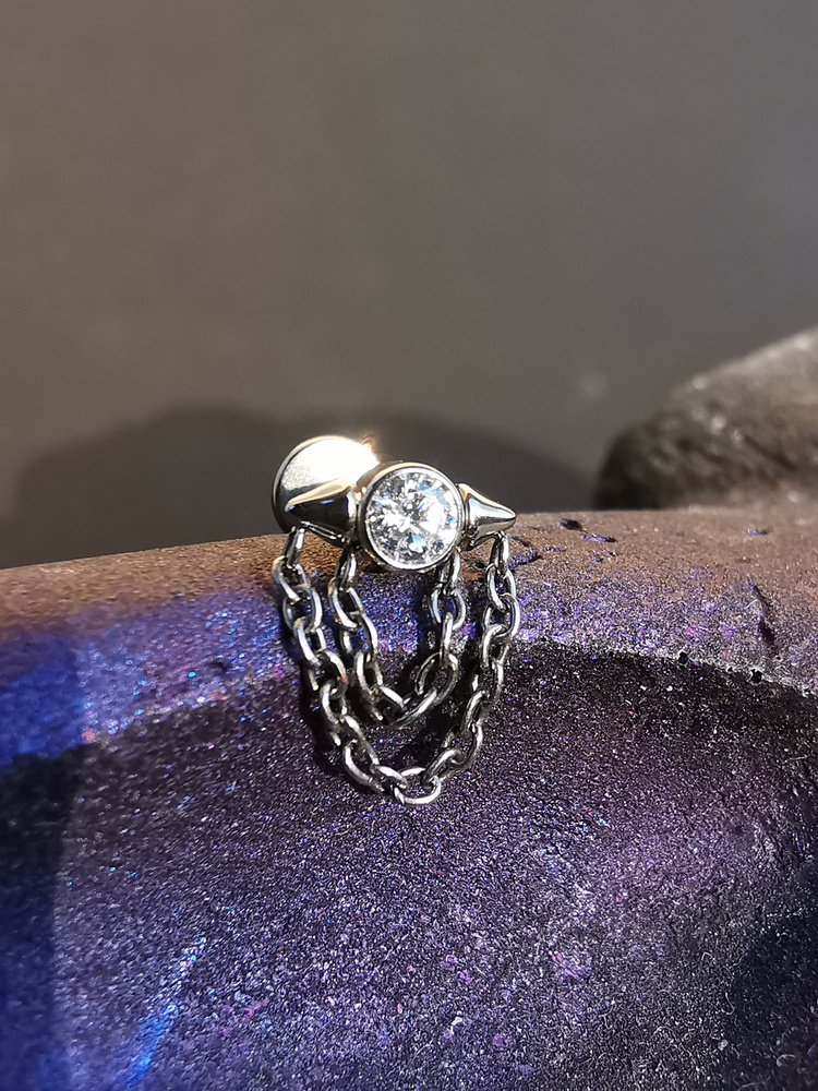 Titanium attachment with white zirconia and chains - sterling silver - TNA-174