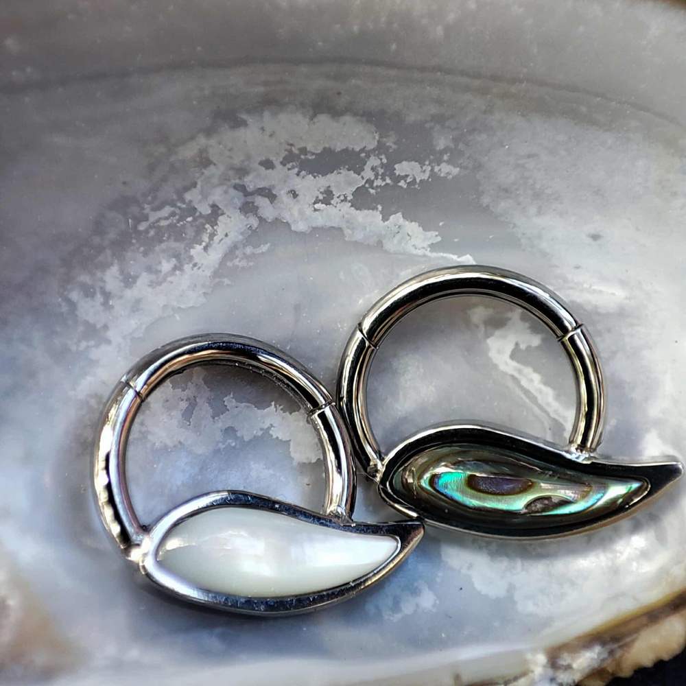 Titanium clicker ring with white decoration - TK-030