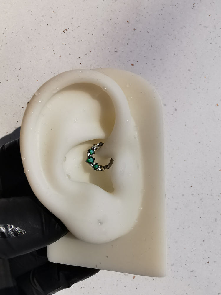 Titanium earring clicker with green zircons - silver - TK-099