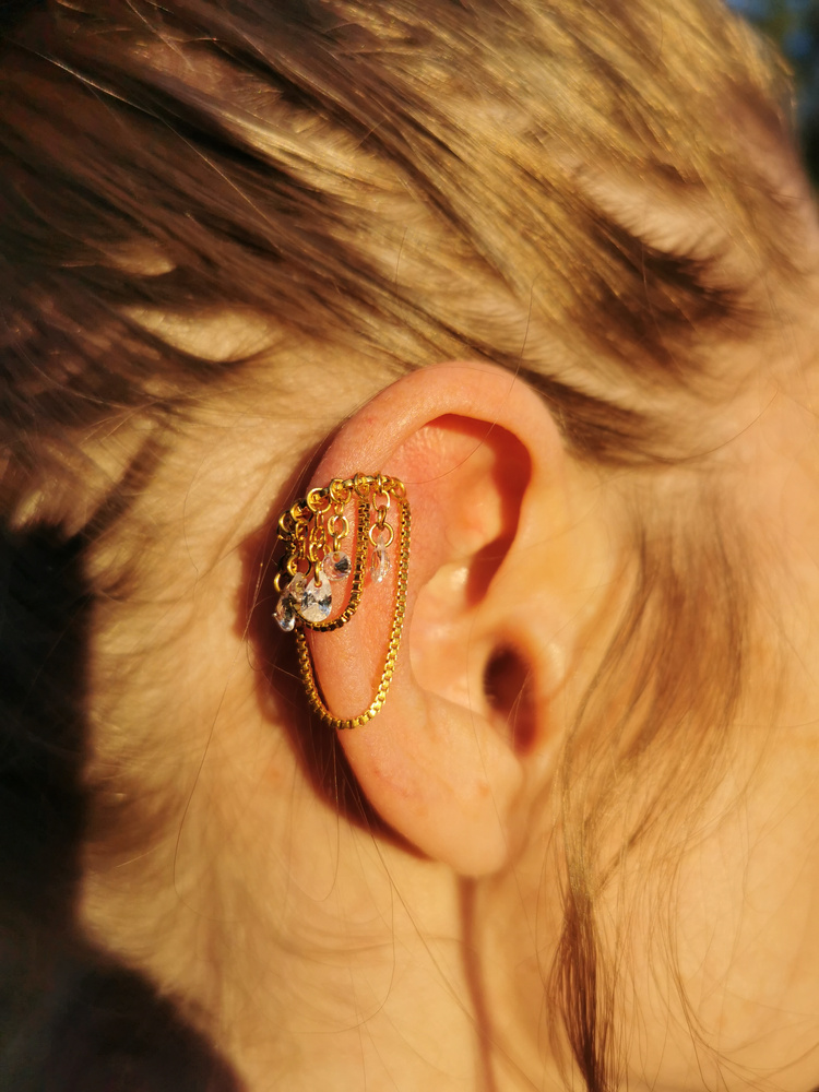 Piercing ring clicker with chains and white zircons - gold - K-034