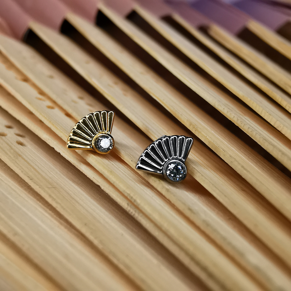 Titanium labret with white zirconia - silver